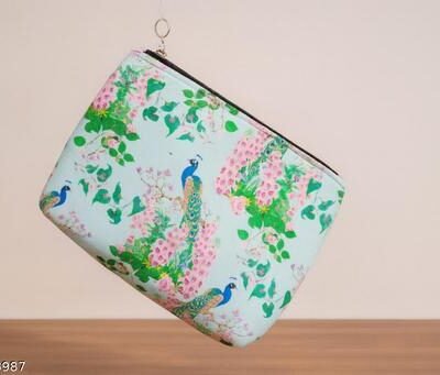 makeup purse